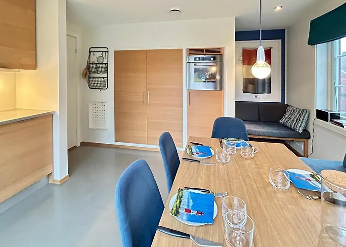 Lägenhet 2 Bedroom Beautiful In *