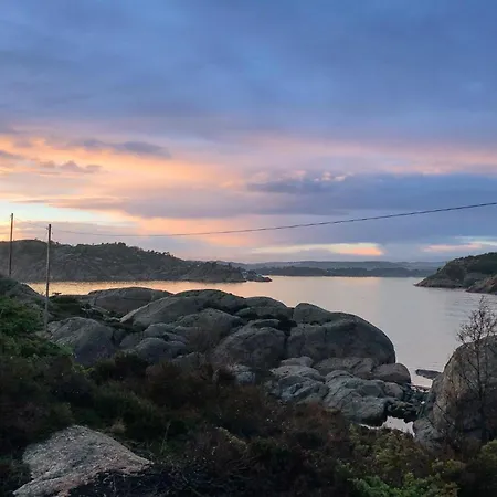 2 Bedroom Beautiful In شقة Søgne